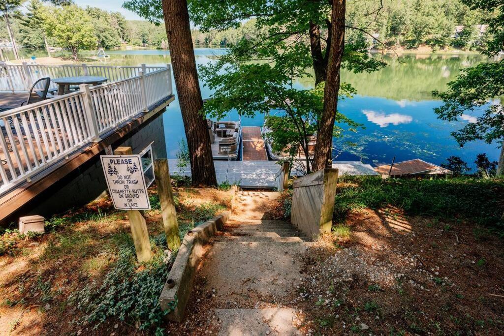 Cabin On Beautiful Arbutus Lake Near Traverse Stadt Exterior foto