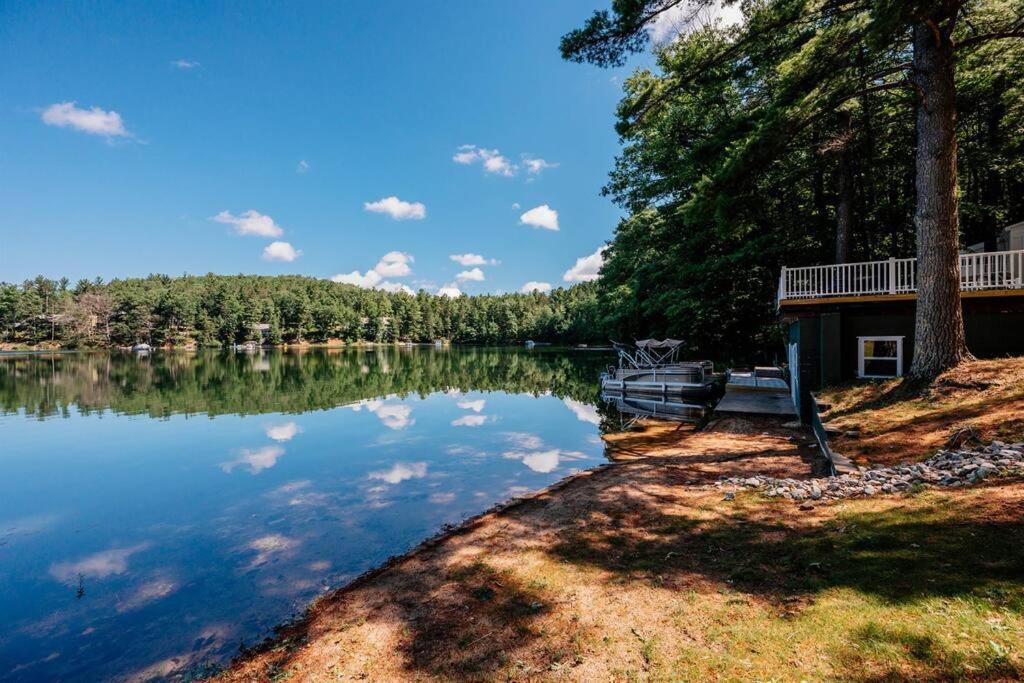 Cabin On Beautiful Arbutus Lake Near Traverse Stadt Exterior foto