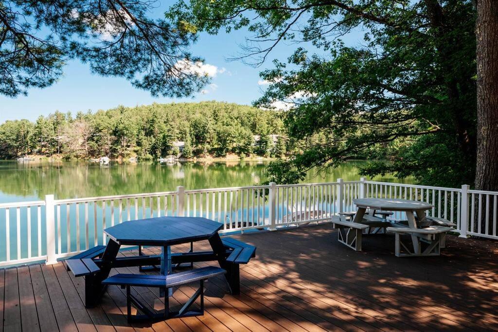 Cabin On Beautiful Arbutus Lake Near Traverse Stadt Exterior foto